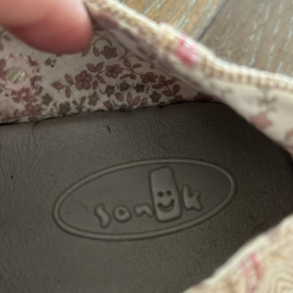 Sanuk slip on shoes in tan. - Picture 2 of 3